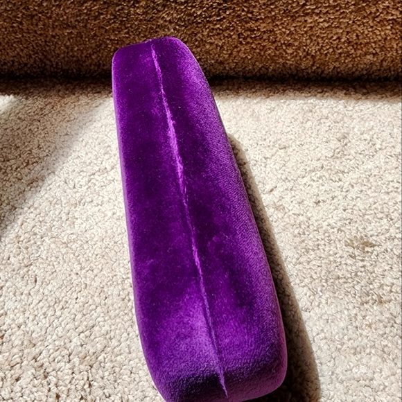 Gucci Eyeglasses Case - Picture 6 of 8